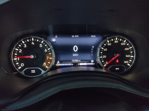 Used 2021 Jeep Renegade Latitude FWD image 23