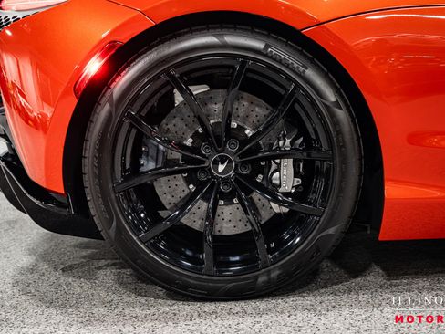 Used 2023 McLaren Artura image 15