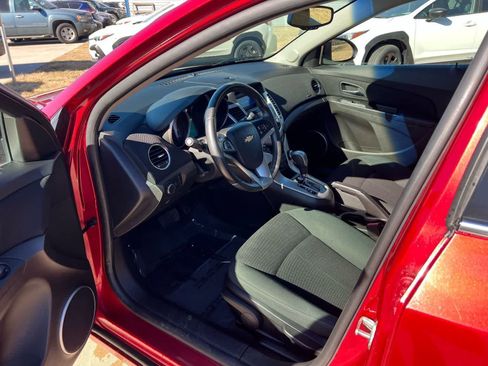 Used 2011 Chevrolet Cruze LT image 1