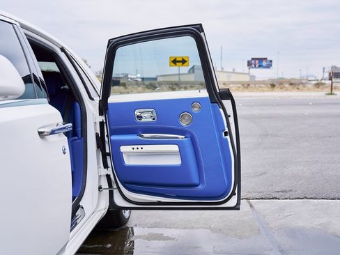 Used 2019 Rolls-Royce Ghost image 33