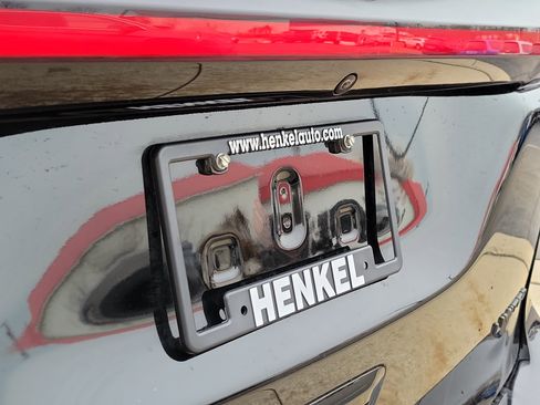 Used 2024 Chrysler Pacifica Limited w/ S Appearance Package image 23