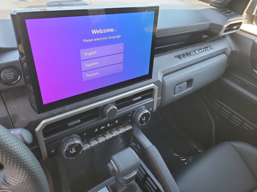 Used 2025 Toyota Tacoma Limited AWD/4WD image 14