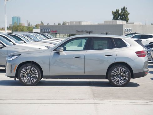 Used 2025 BMW X3 xDrive30i w/ Premium Package image 4