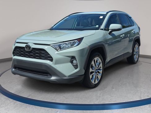 Used 2019 Toyota RAV4 XLE Premium FWD image 1