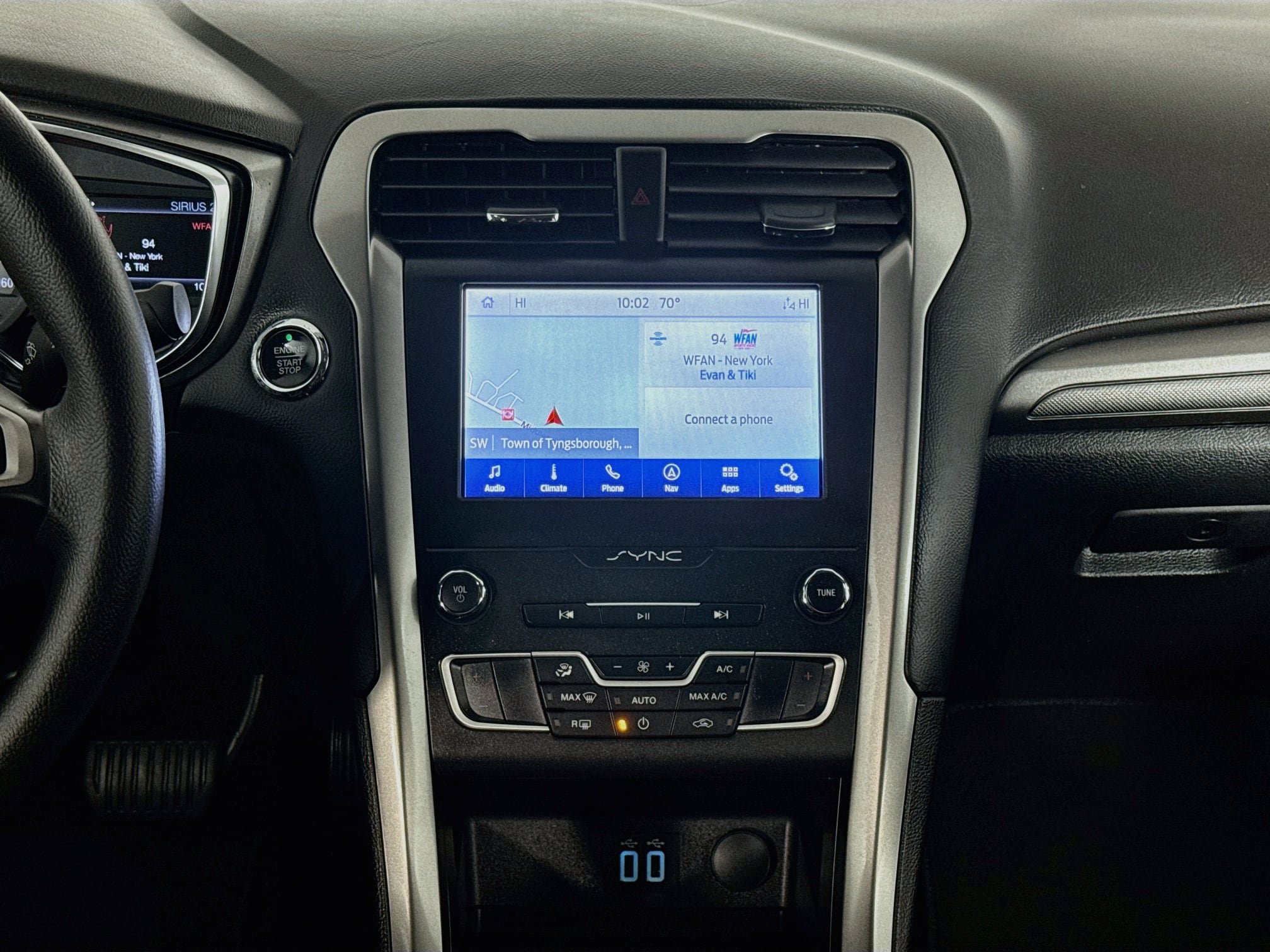 Used 2020 Ford Fusion SE FWD image 26