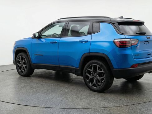 Used 2025 Jeep Compass Limited AWD/4WD image 6