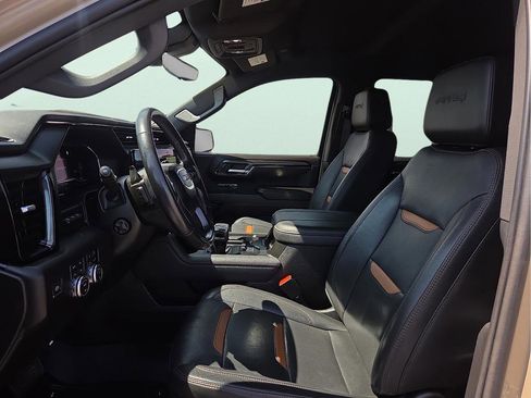 Used 2023 GMC Sierra 1500 AT4 w/ Technology Package AWD/4WD image 13