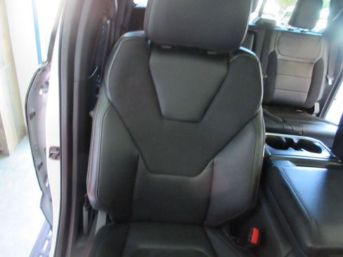 Used 2025 Ford F150 Raptor AWD/4WD image 24