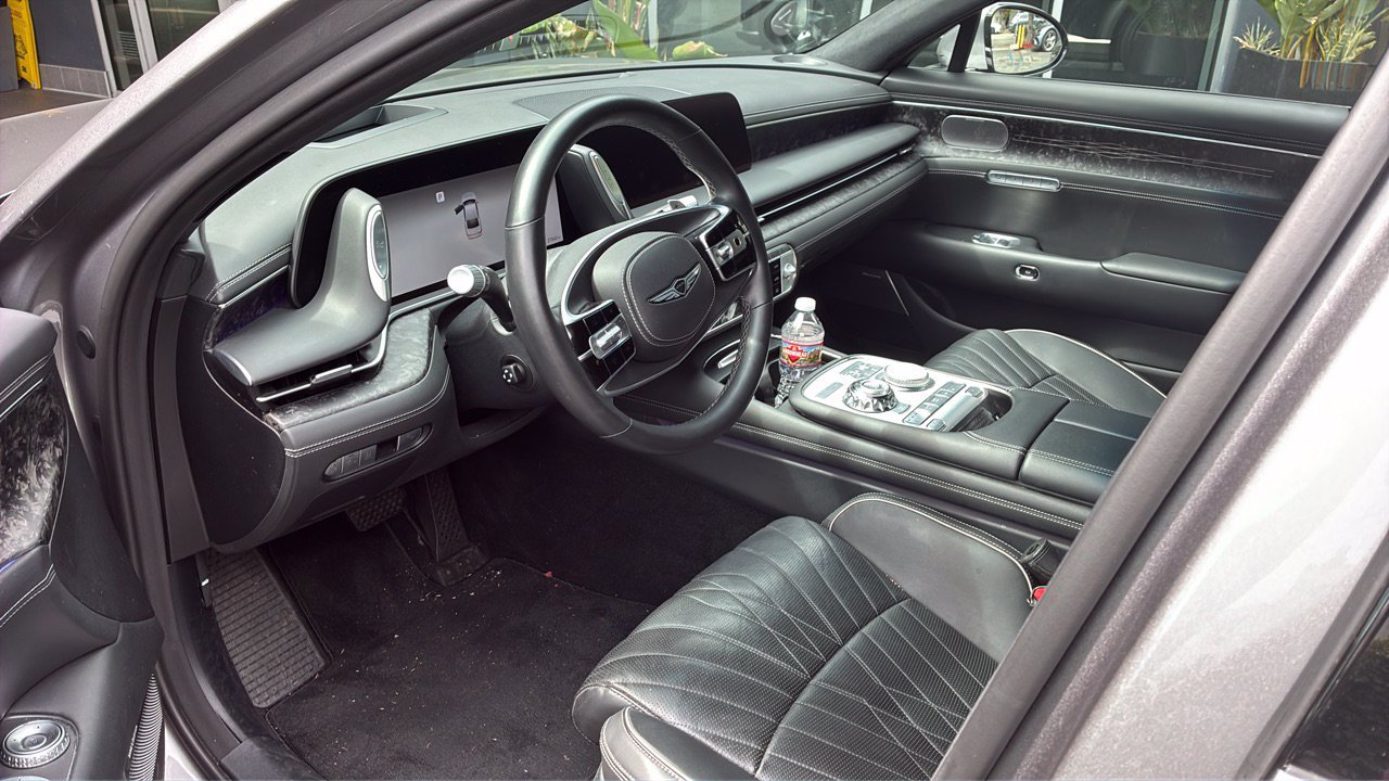 Used 2023 Genesis G90 3.5T AWD/4WD image 5