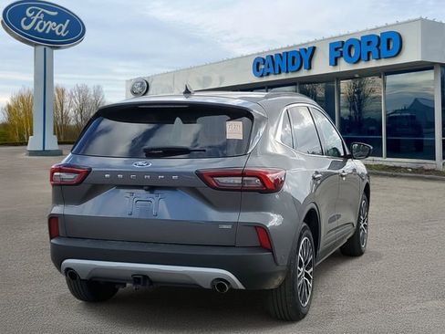Used 2023 Ford Escape SE w/ PHEV Premium Package image 4