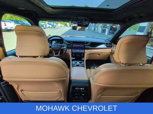 Used 2023 Jeep Grand Cherokee L Summit AWD/4WD image 21