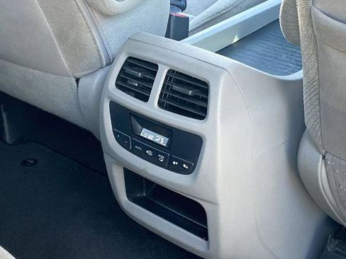 Used 2018 Honda Pilot EX image 15