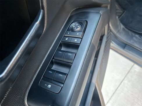 Used 2025 Toyota Tacoma SR image 31