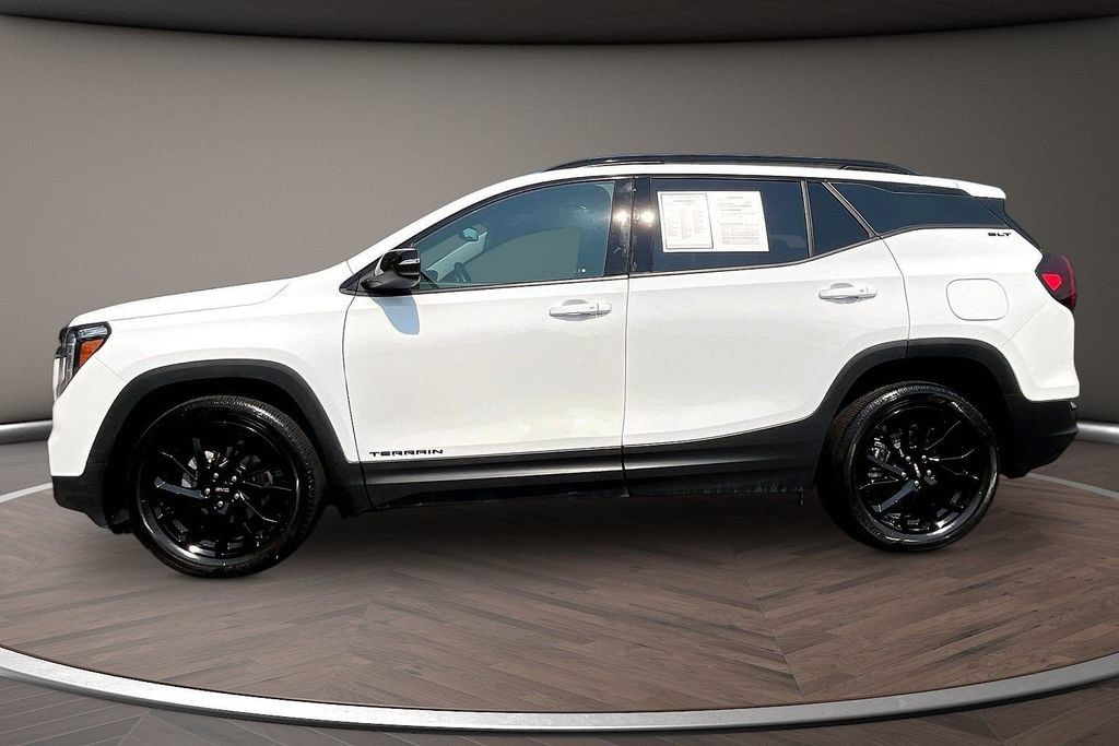 Used 2023 GMC Terrain SLT w/ Elevation Edition FWD image 7