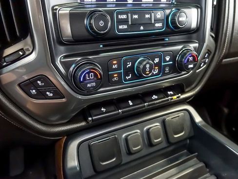Used 2018 Chevrolet Silverado 1500 LTZ w/ Sport Package AWD/4WD image 24