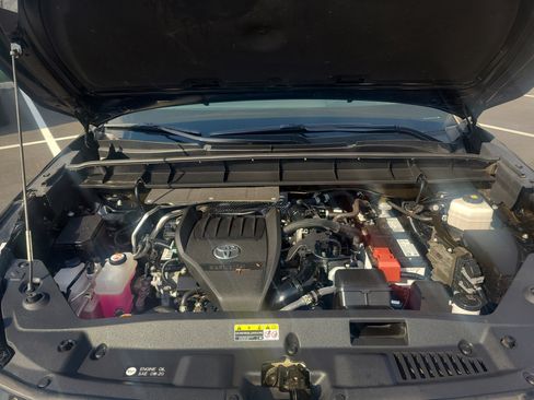 Used 2023 Toyota Highlander XLE image 33