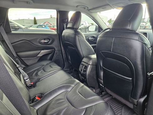 Used 2022 Jeep Cherokee Latitude Lux w/ Mopar Interior Package image 36