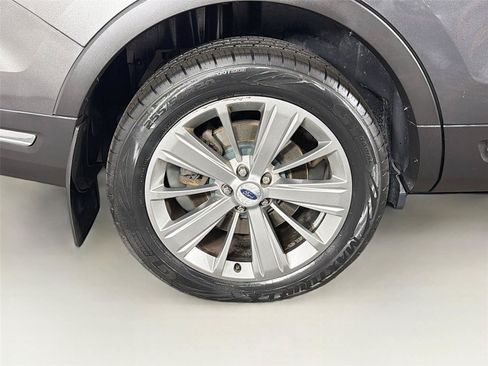 Used 2018 Ford Explorer Limited AWD/4WD image 35
