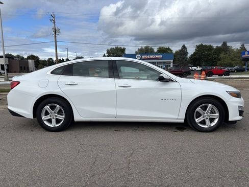 Used 2022 Chevrolet Malibu LS w/ Driver Confidence Package image 8