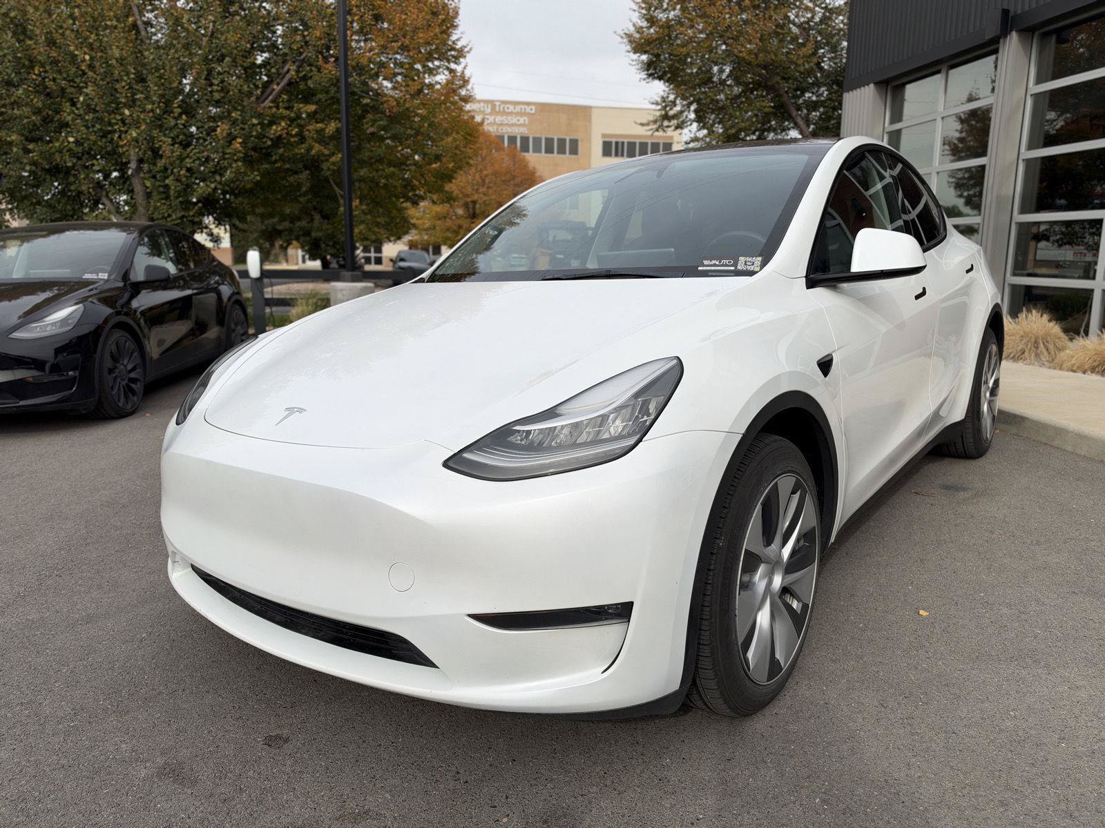 Used 2023 Tesla Model Y Long Range AWD/4WD image 4