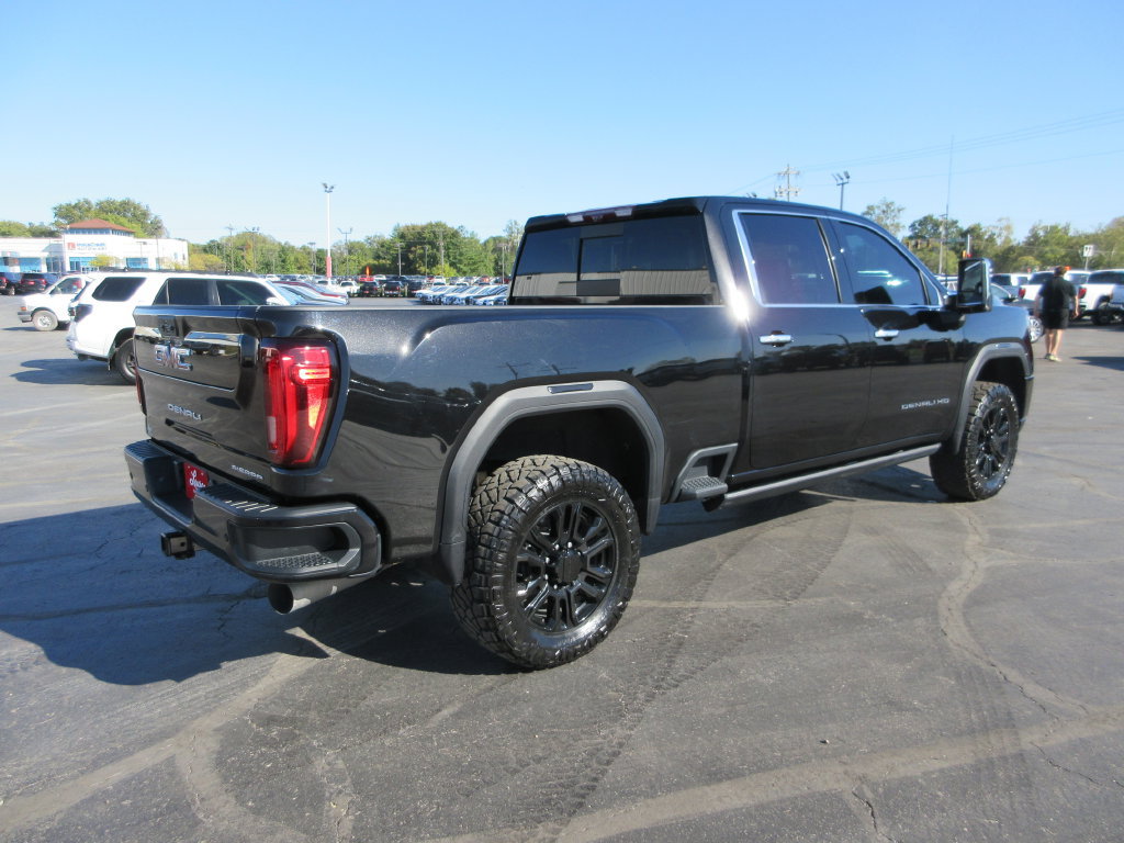 Certified 2022 GMC Sierra 2500 Denali w/ Denali Black Diamond Edition AWD/4WD image 5
