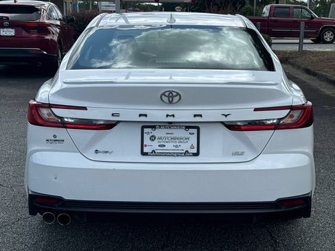Used 2025 Toyota Camry SE FWD image 4