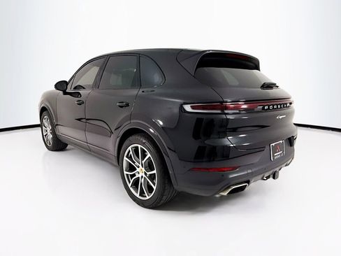 Certified 2024 Porsche Cayenne AWD/4WD image 3