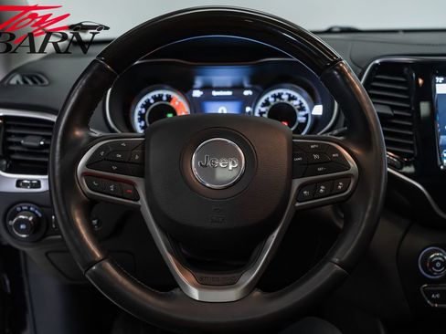 Used 2019 Jeep Cherokee Overland w/ Technology Group image 26