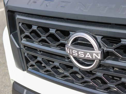 Used 2022 Nissan Frontier S image 11