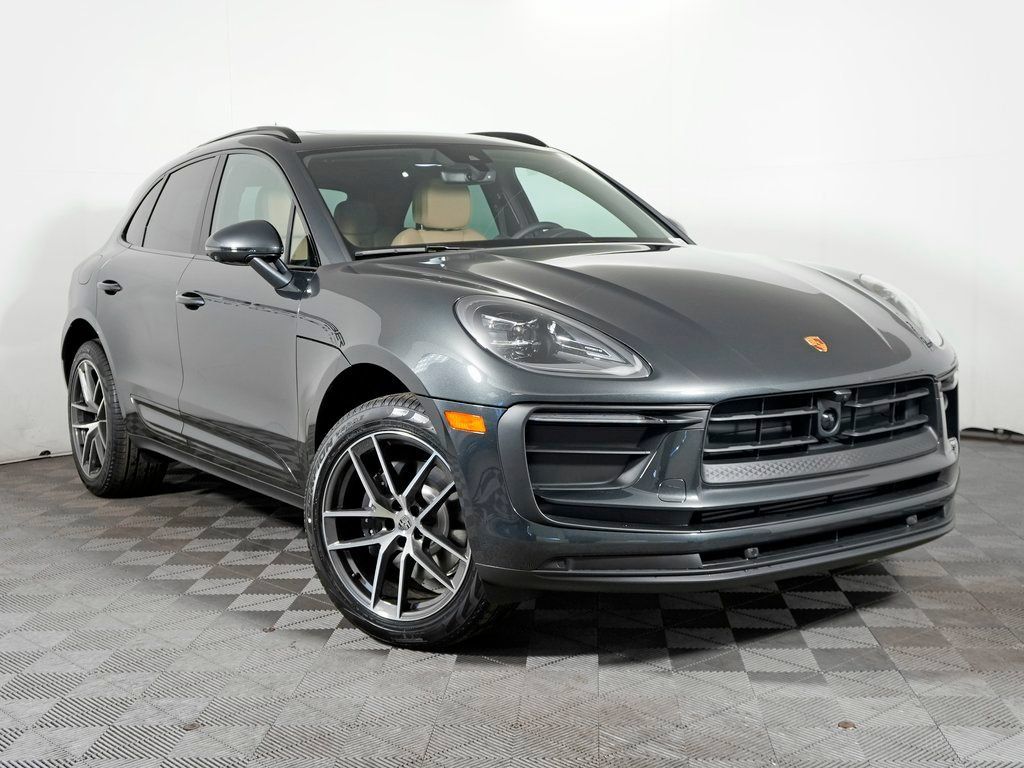 Certified 2026 Porsche Macan AWD/4WD image 9