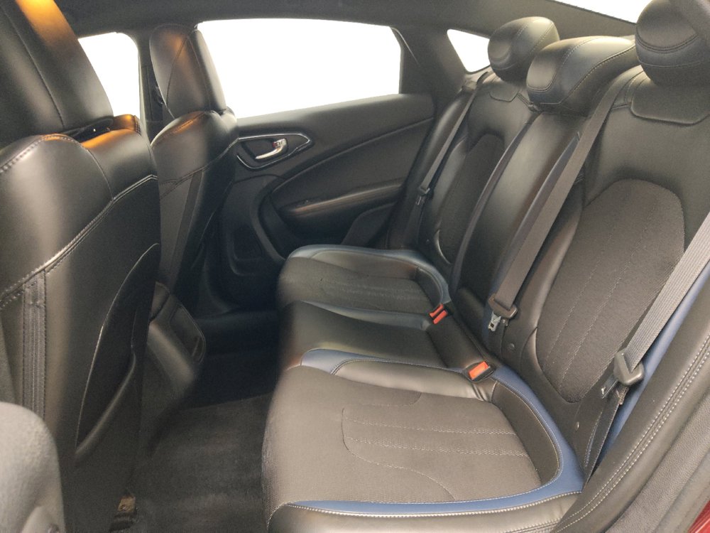 Used 2015 Chrysler 200 S FWD image 18