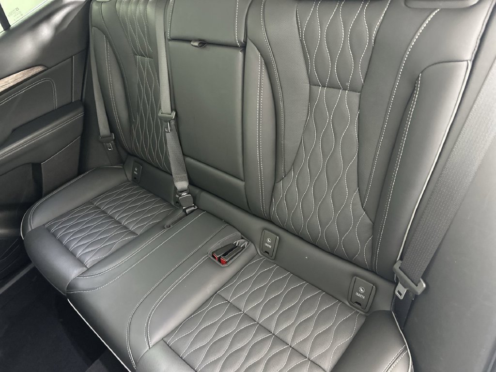 Used 2022 Buick Envision Avenir w/ Technology Package II AWD/4WD image 29