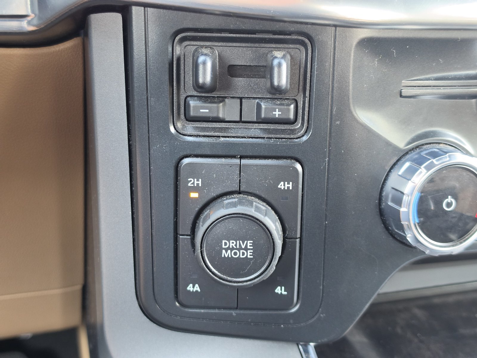 Used 2022 Ford F150 Lariat w/ Equipment Group 502A High AWD/4WD image 32