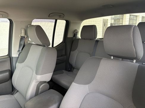 Used 2010 Suzuki Equator Sport image 2