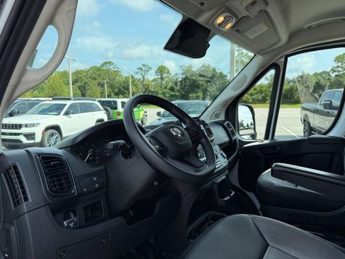Used 2025 RAM ProMaster 2500 w/ Convenience Group FWD image 21