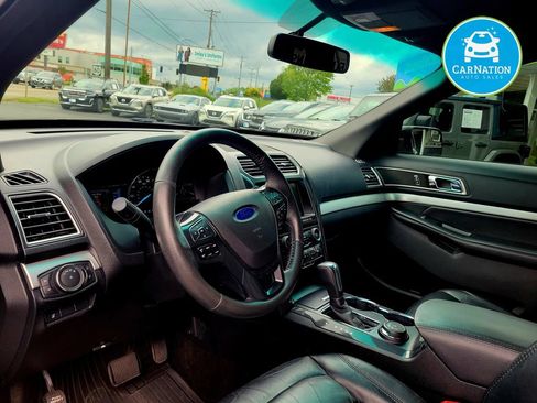 Used 2016 Ford Explorer XLT w/ Equipment Group 202A AWD/4WD image 6