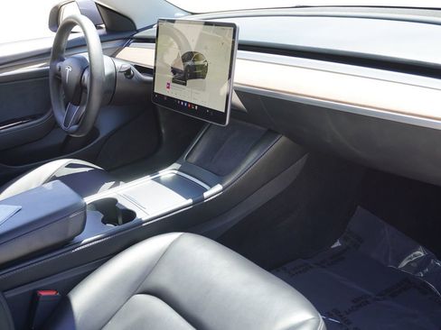 Used 2023 Tesla Model 3 Standard Range RWD image 12