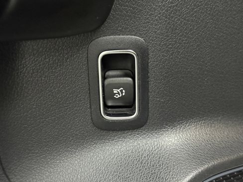 Certified 2023 Mercedes-Benz EQB 300 4MATIC image 24