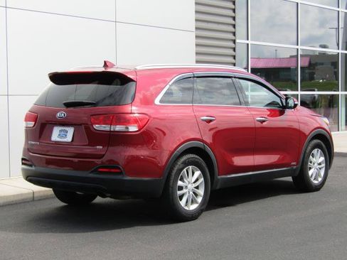 Used 2017 Kia Sorento AWD w/ LX Convenience Package image 9