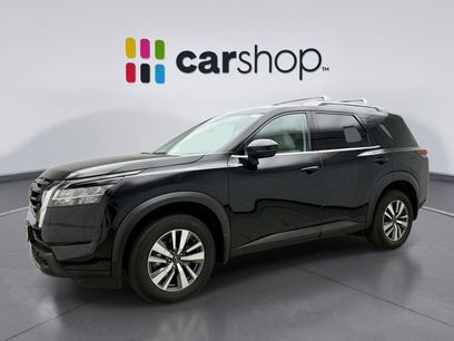 Used 2023 Nissan Pathfinder SL