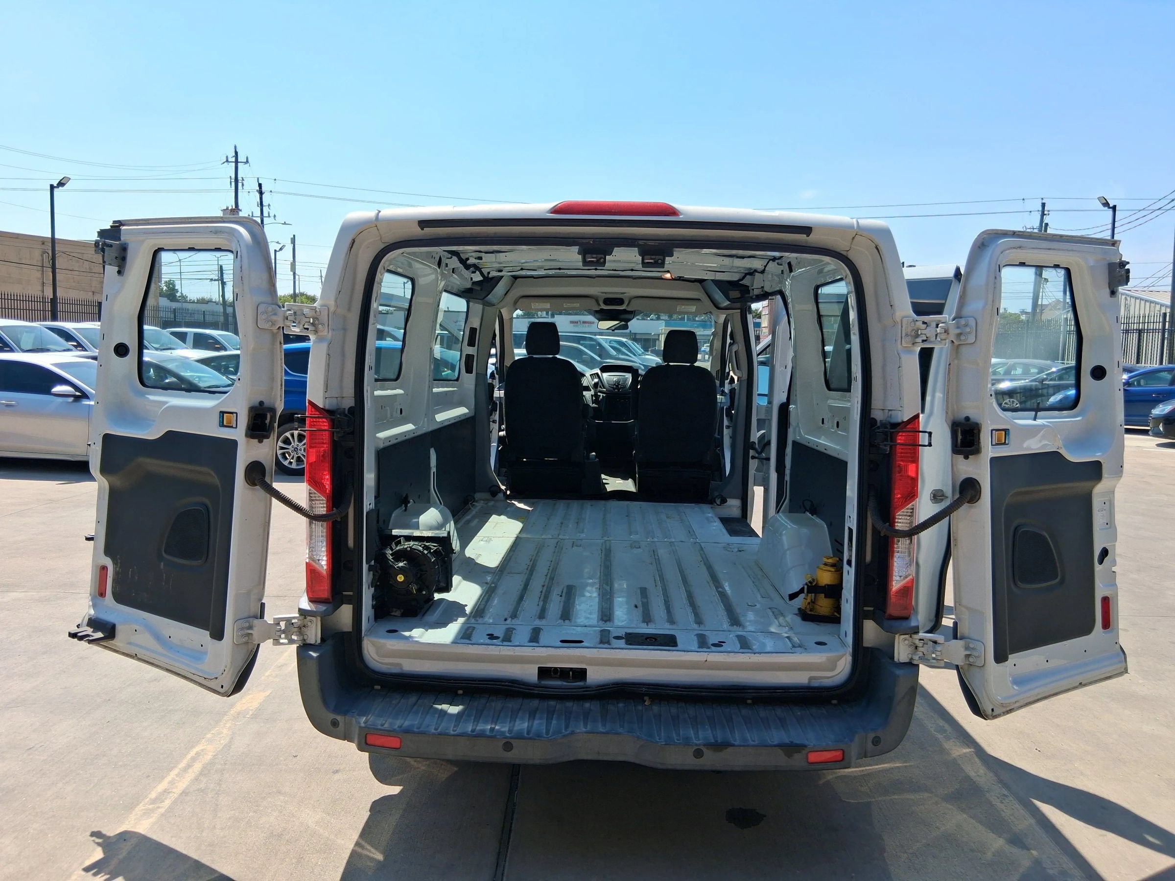 Used 2016 Ford Transit 150 130 Low Roof RWD image 23