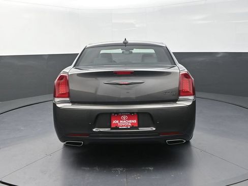 Used 2023 Chrysler 300 S RWD image 7