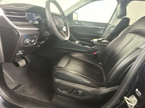 Used 2023 Jeep Grand Cherokee 4WD 4xe image 11