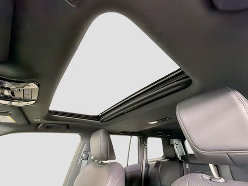 Used 2024 Lexus GX 550 w/ Accessory Package (Z1) image 22