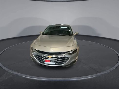 Used 2024 Chevrolet Malibu LT image 3