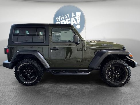 Used 2022 Jeep Wrangler Sport AWD/4WD image 2