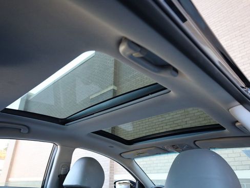 Used 2012 Hyundai Sonata Hybrid w/ Ultimate Pkg image 31