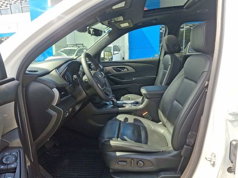 Used 2023 Chevrolet Traverse LT w/ LT Premium Package AWD/4WD image 12