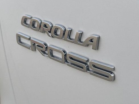 Used 2024 Toyota Corolla Cross XLE w/ Convenience Package image 10