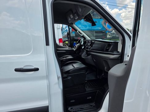 Used 2025 Ford Transit 250 148 Medium Roof RWD image 13